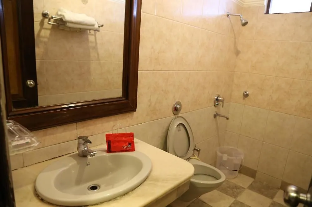 *** Hotel Oyo Rooms Kisan Bhawan Chowk Chandigarh India