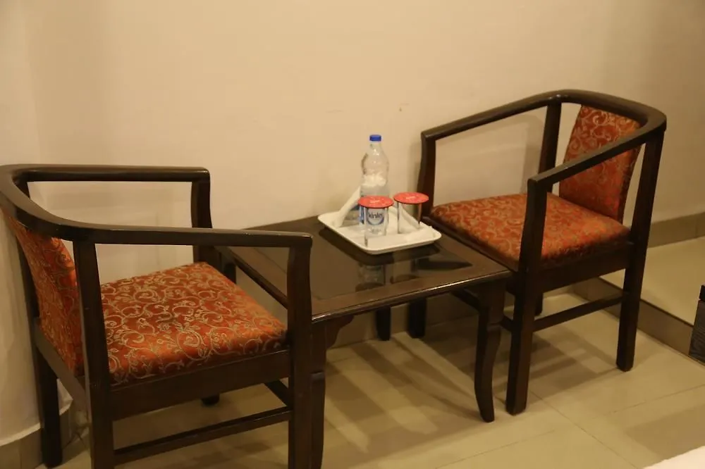 Oyo Rooms Kisan Bhawan Chowk Chandigarh 3*,  India